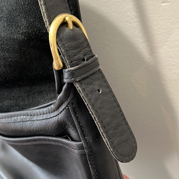 Vintage Black Leather Coach Flap Crossbody Bag - USA 4907 - Picture 5 of 16